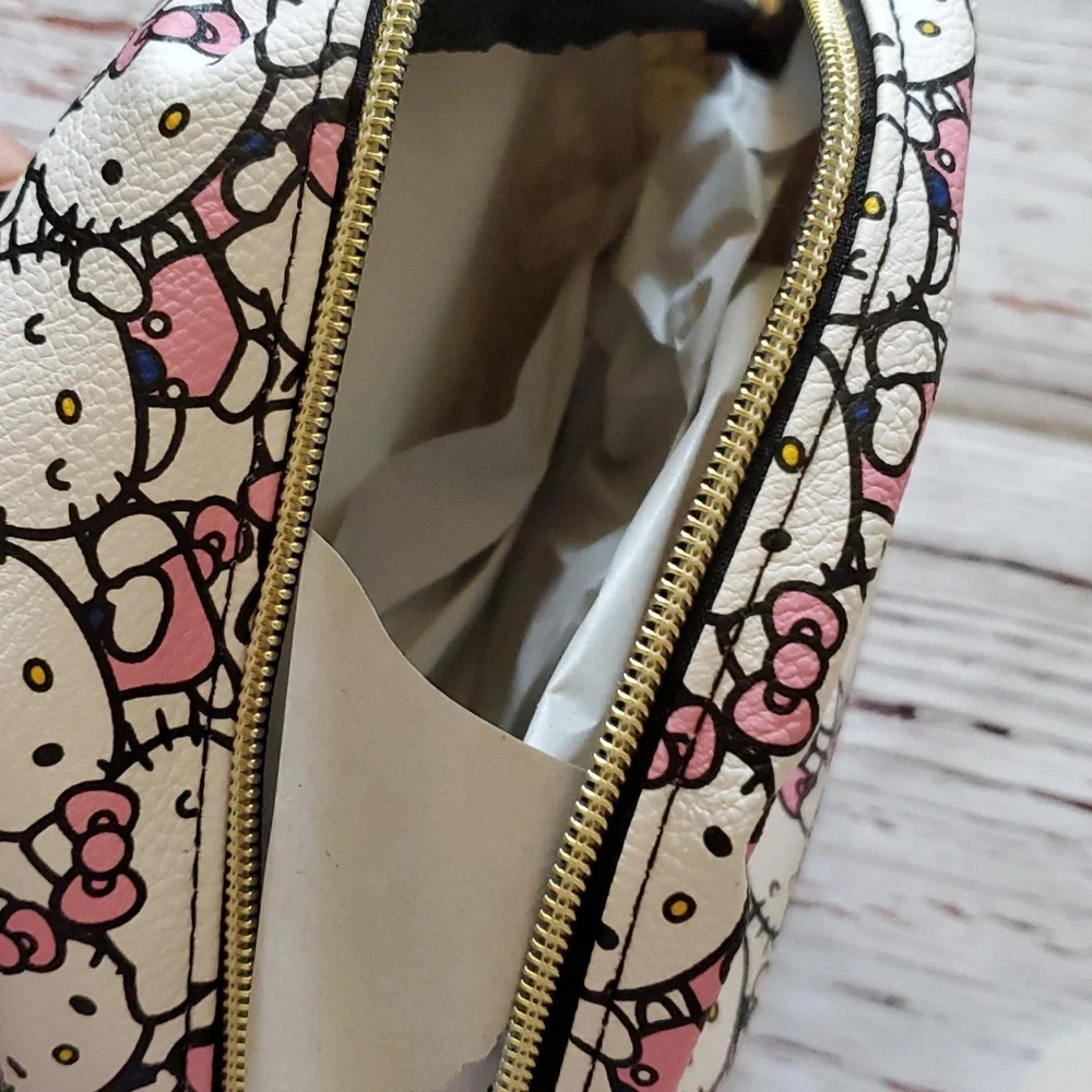 🆕️ CUTE SANRIO PINK HELLO KITTY MINI BACKPACK 💕